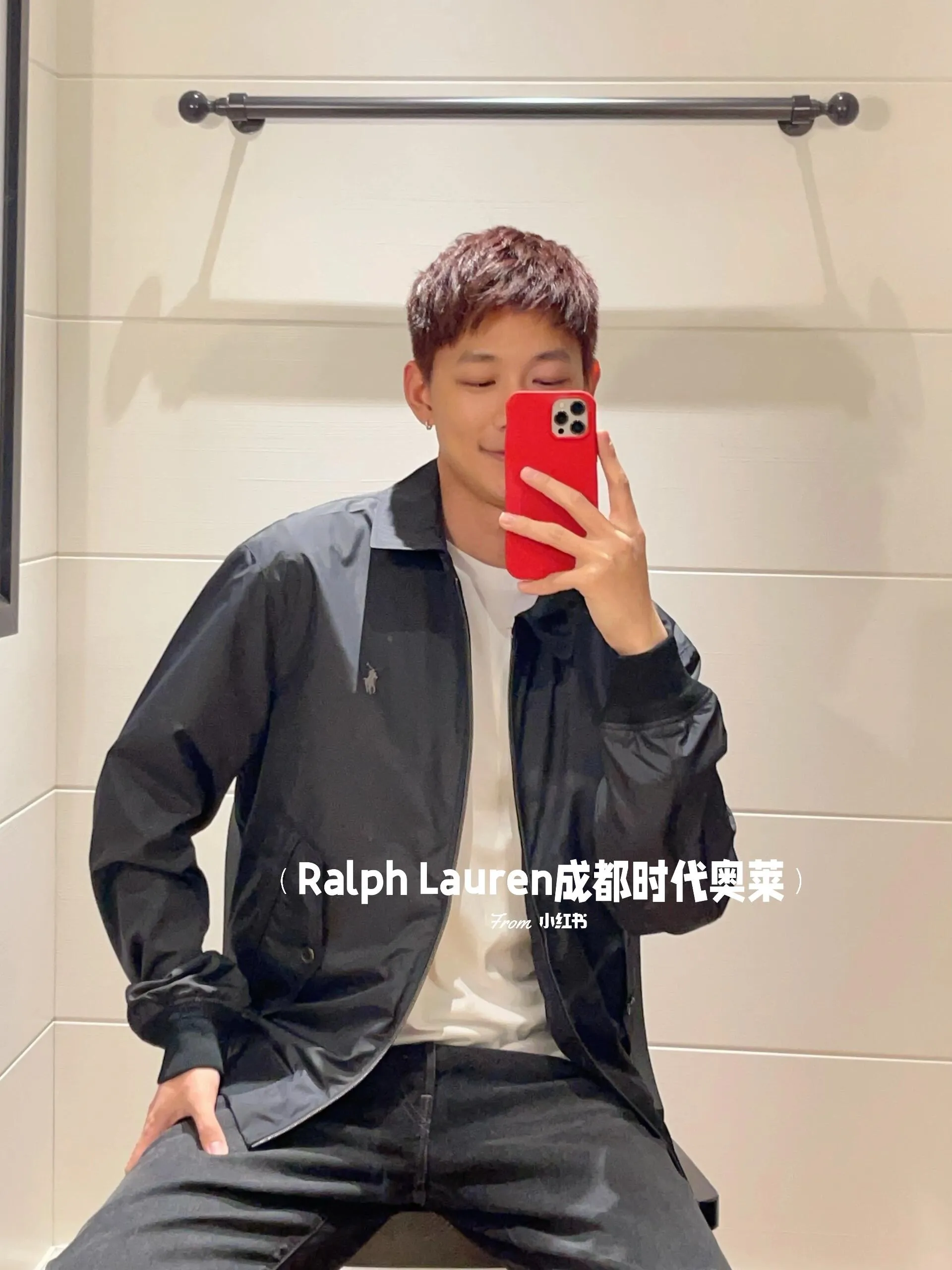 P306 💰Ralph Lauren/Ralph Lauren American vintage classic lapel retro waterproof jacket. Classic design. Timeless classic. The cotton fabric is thick and wide, showing a sense of vintage. The collar and cuffs are decorated with colorful plaid. It looks good on both men and women. It is comfortable and comfortable to wear. Mainly relaxed retro YYDS. One piece for both men and women. An indispensable piece for autumn and winter. The hottest jacket at the moment. One hundred percent cotton twill is thick and thick, ⚠️correctly spaced red and green plaid lining, imported high-density embroidery. The Harrington jacket has a loose fit, is short and fat, and is super versatile. It is a clean fit and is suitable for both men and women. Color: Khaki Navy Black Size: M-XXL Size Length Bust Sleeve Length Shoulder Width M 67 110 61 L 68 114 62 XL 70 118 63 2XL 72 122 64